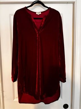 Umgee red Velvet Long-Sleeve Tunic Dress